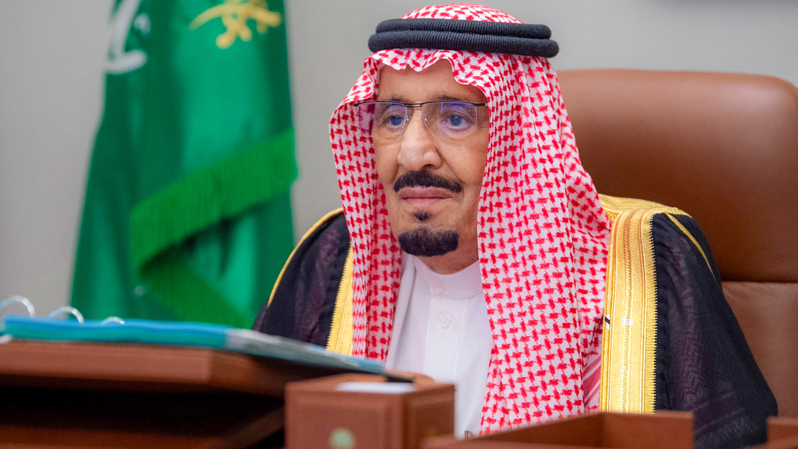 خضع لفحوص طبية.. ولي العهد السعودي يطمئن على صحة الملك