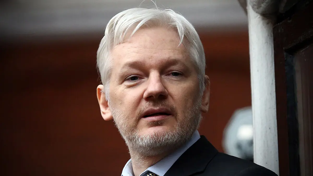 حكم بسجن جوليان أسانج مؤسس "ويكيليكس"