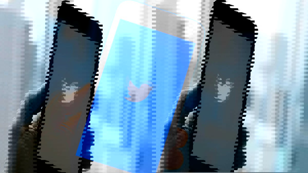 اختبار شريط بحث جديد في تويتر لأجهزة نظام iOS