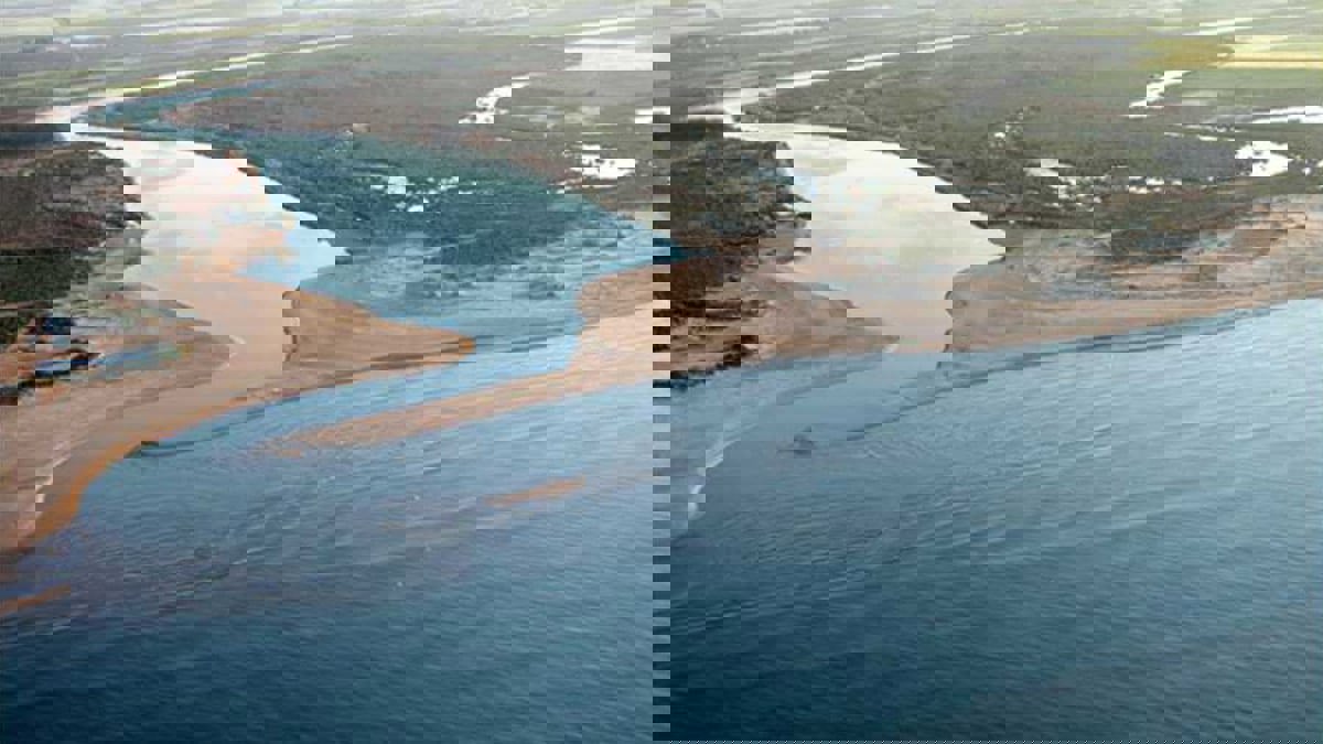 للمرة الأولى بتاريخه.. أحد أكبر أنهار المغرب عاجز عن بلوغ مصبه بسبب الجفاف