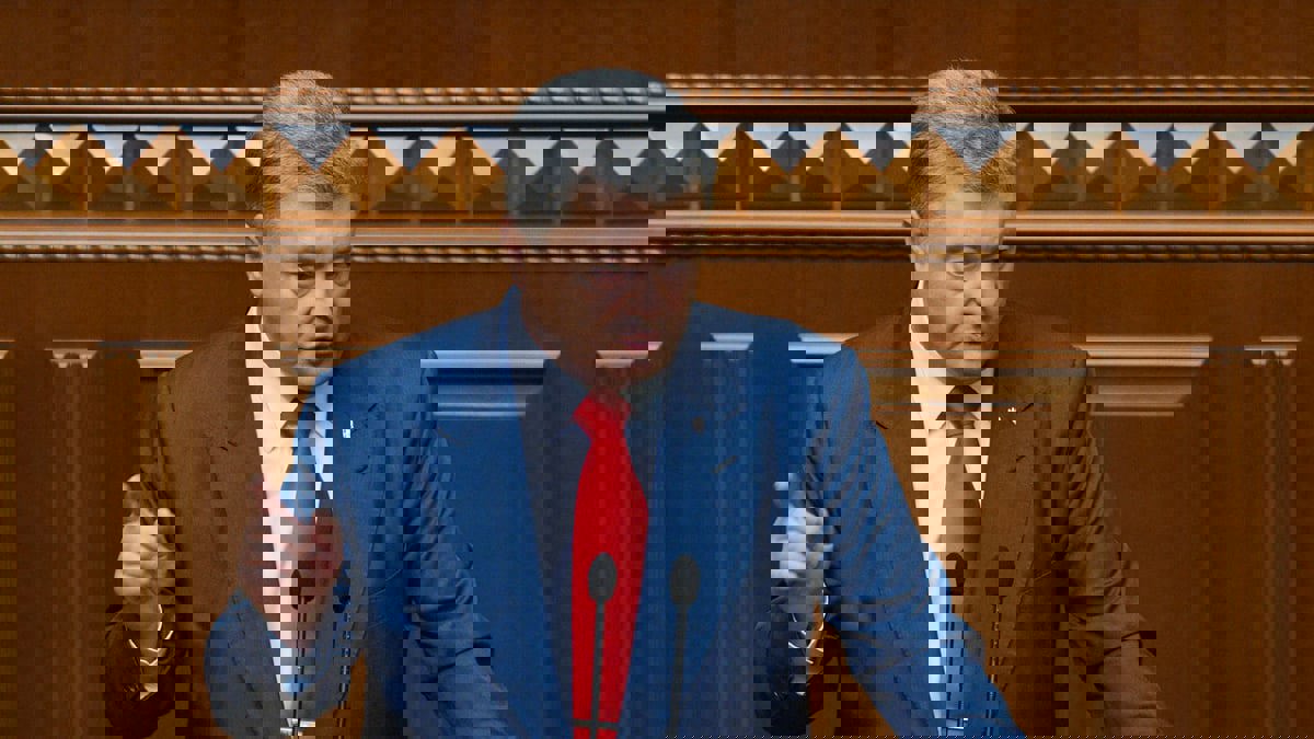 أوكرانيا تقرر عدم محاكمة الرئيس السابق بوروشنكو بتهمة الخيانة العظمى