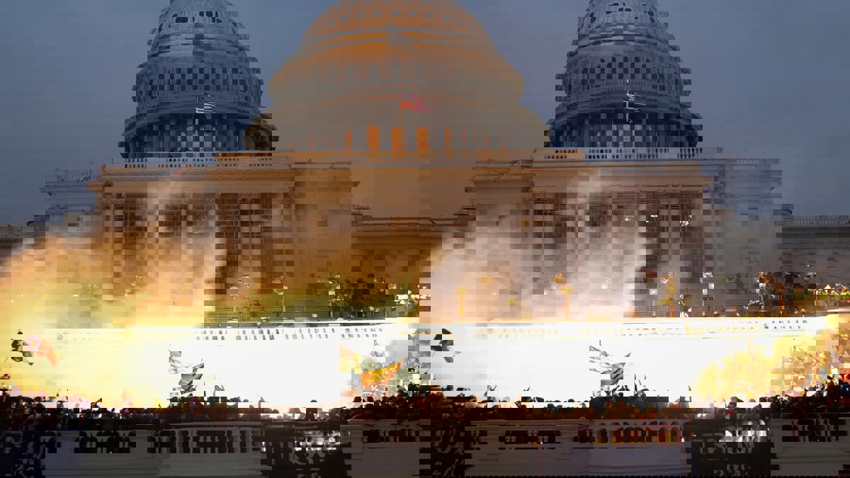 التحقيق مع مستشارين لترامب على خلفية هجوم الكابيتول