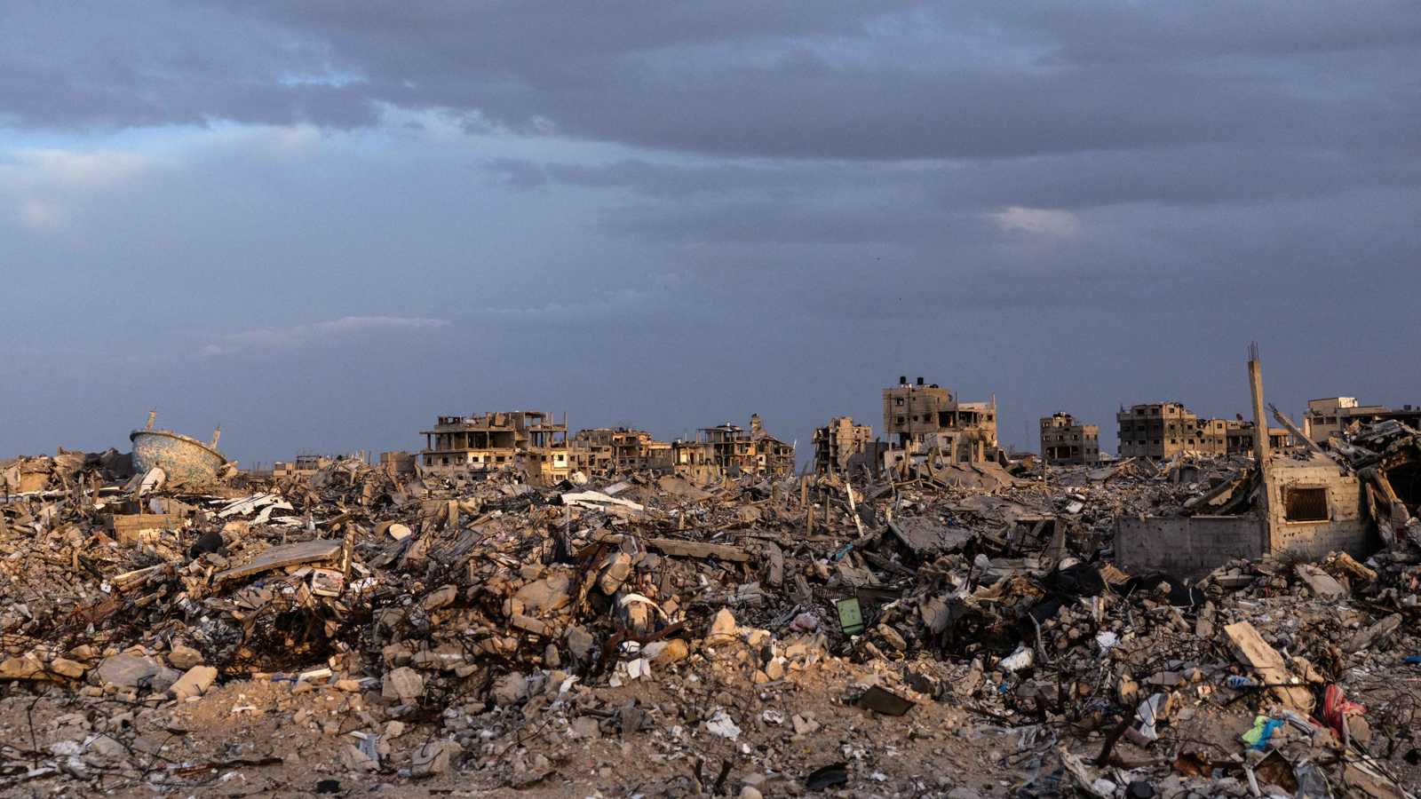 الجيش الإسرائيلي يكثف قصف المناطق الشرقية من قطاع غزة