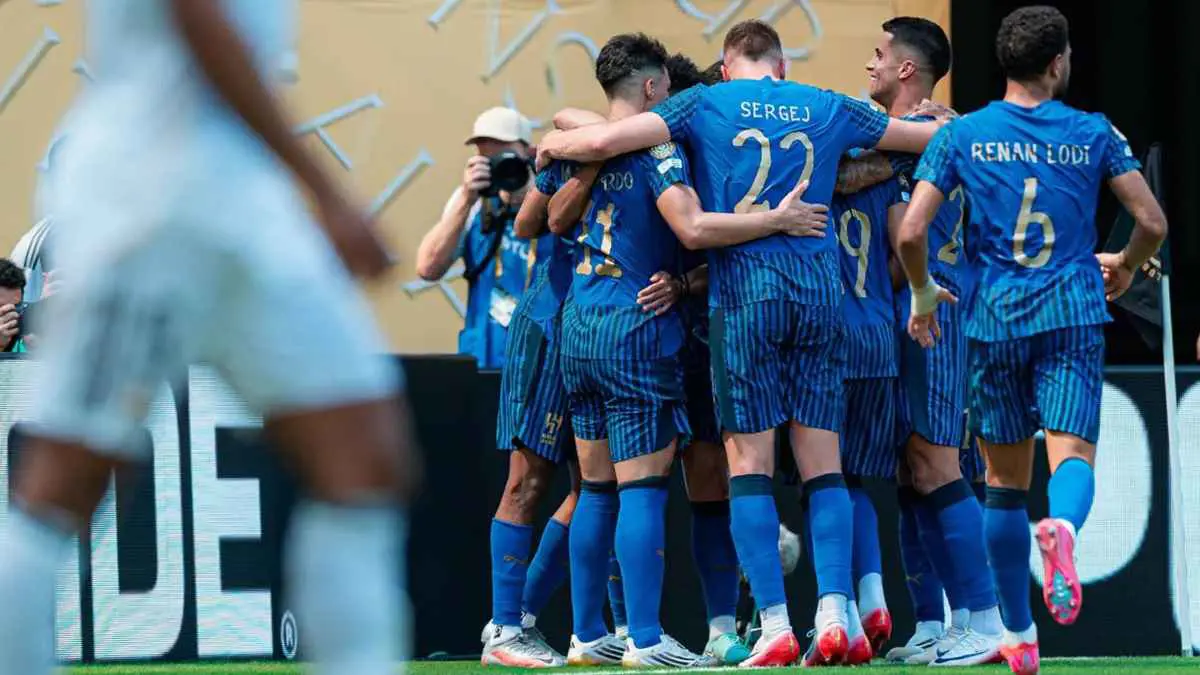 5 أسماء ترعب الهلال من سالزبورغ