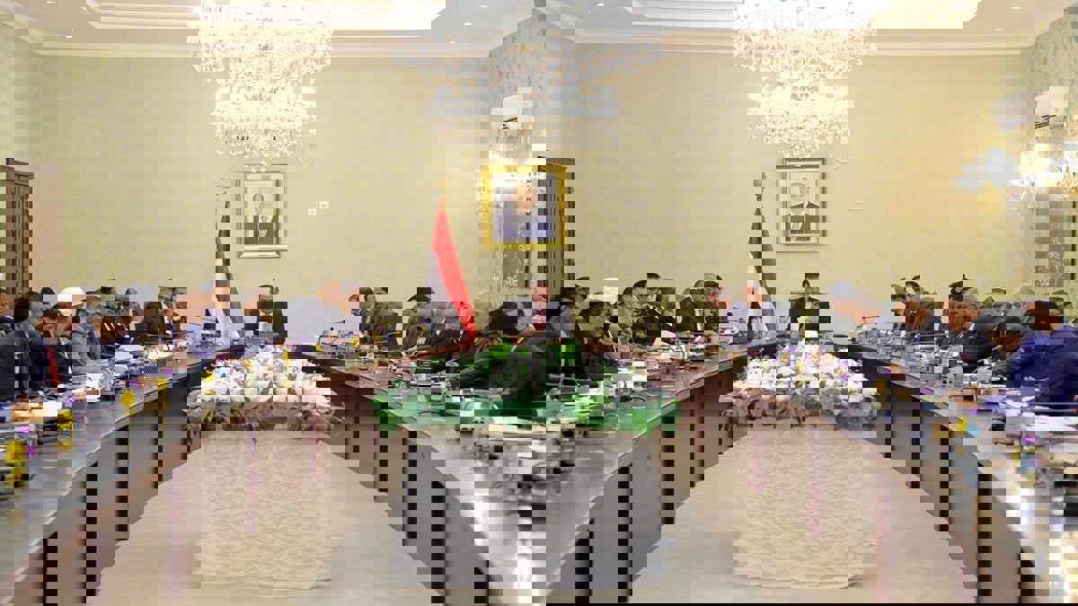 الحكومة اليمنية تقرّ برنامجها العام في اجتماع استثنائي بعدن