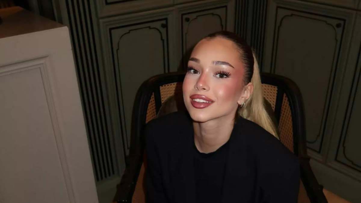 أيليز دومان "ملكة جمال الكون" بنسختها التركية (صور)