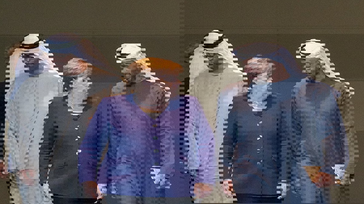 محمد بن زايد يبحث هاتفيا مع ميركل نتائج "مؤتمر برلين" حول ليبيا