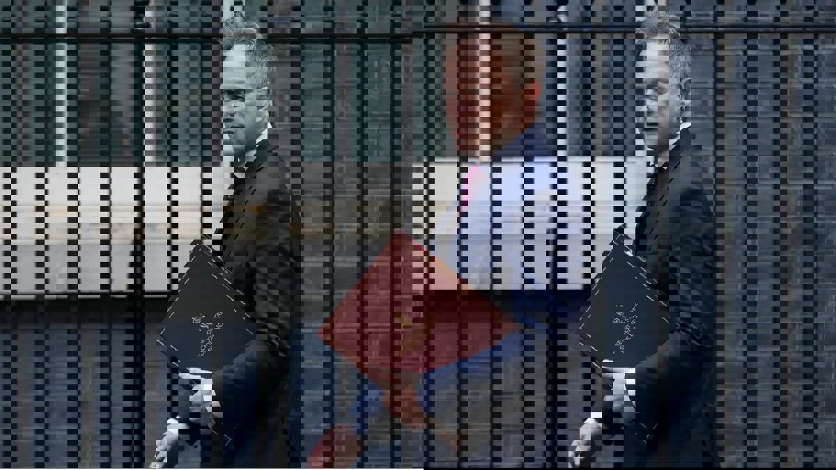 لنصف ساعة.. روسيا تشوش على طائرة وزير الدفاع البريطاني