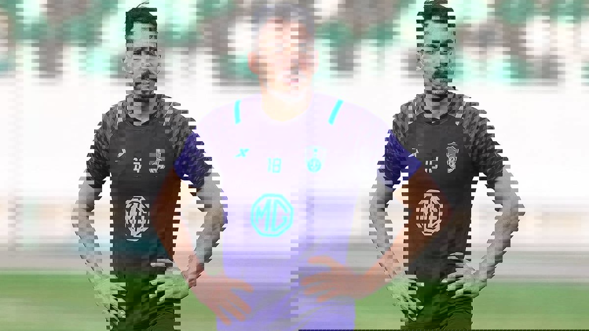 كارلوس إدواردو ينهي عقده مع الأهلي السعودي