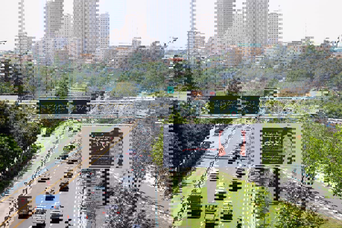 معادلة صعبة.. إيران بين ترتيب الداخل وتجميد الملفات الخارجية