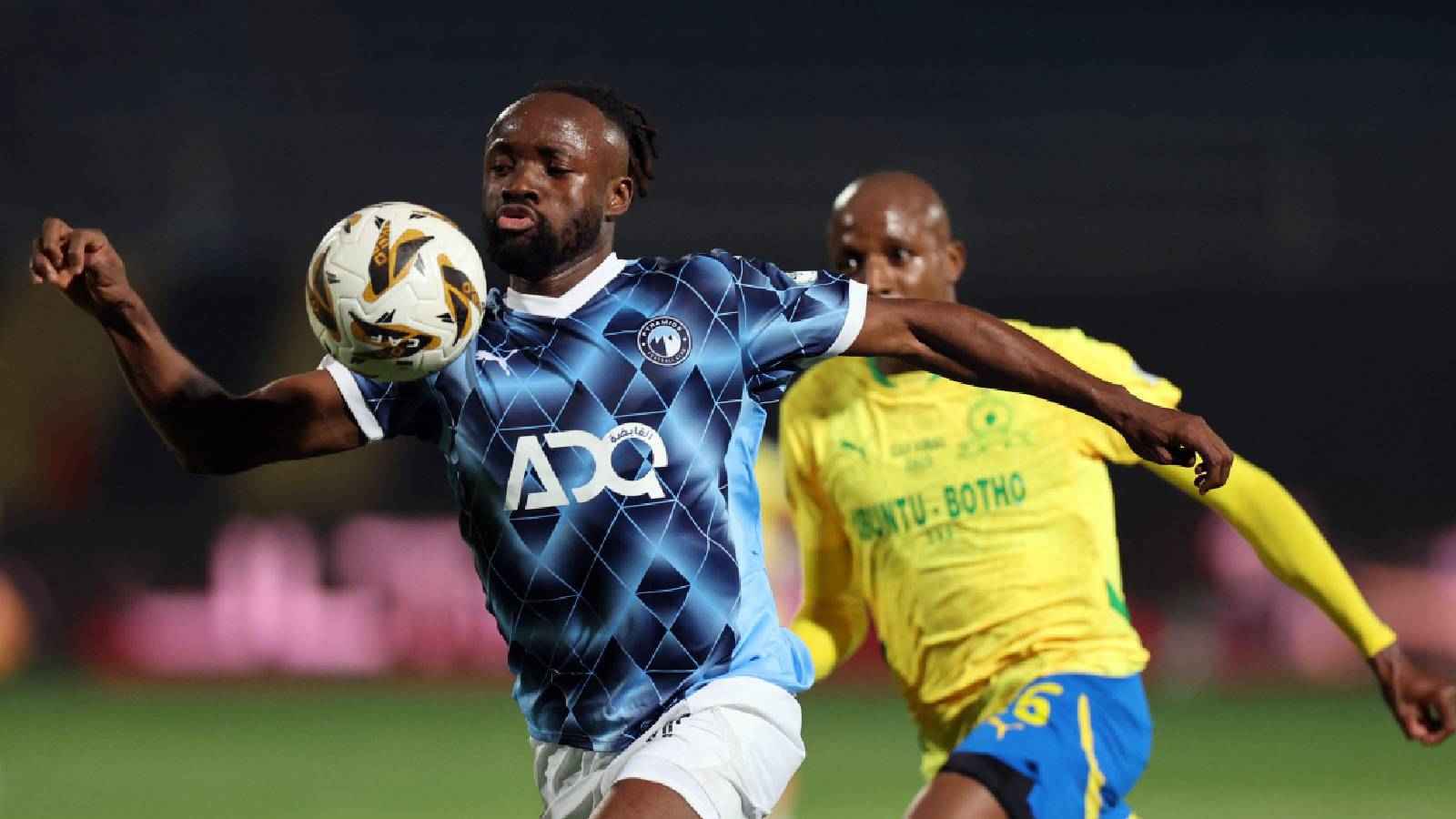 بعد سجوده في النهائي.. ما قصة اعتناق مهاجم بيراميدز الإسلام؟