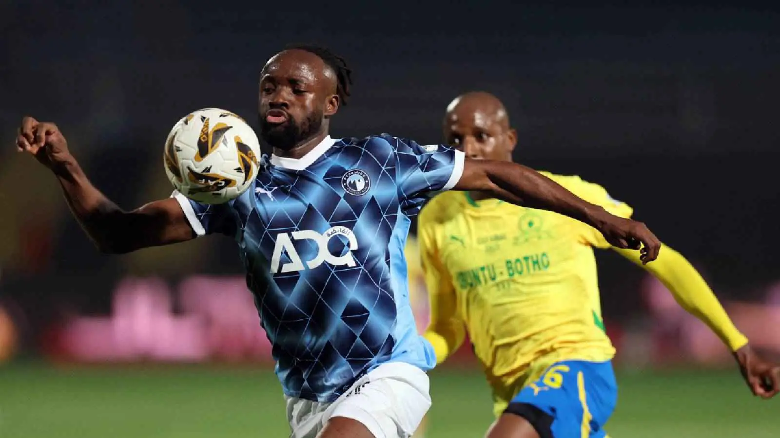 بعد سجوده في النهائي.. ما قصة اعتناق مهاجم بيراميدز الإسلام؟