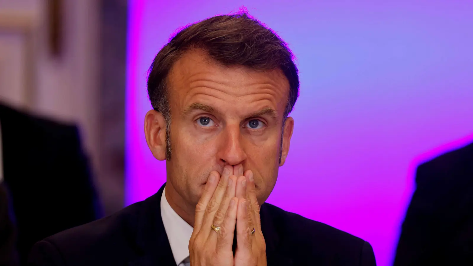 فريق إعلام ماكرون يتعرض لانتقادات لاذعة بسبب "صفعة بريجيت"