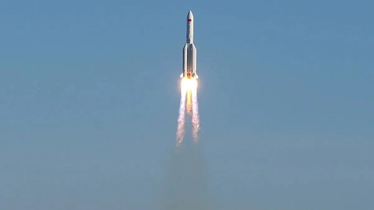 الصين تطلق صاروخا قابلا لإعادة الاستخدام‎ على المدى البعيد