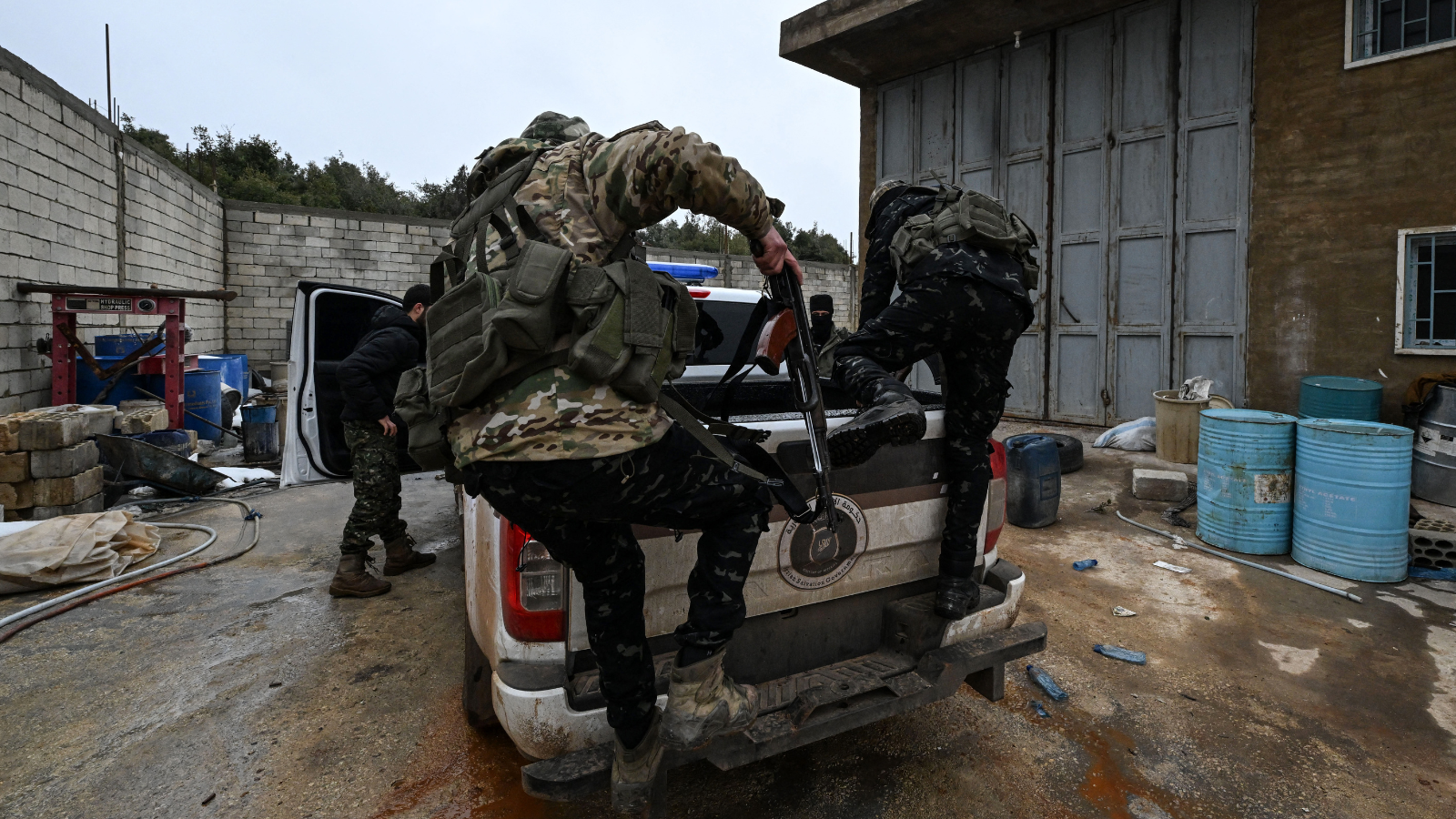 أبرزهم الشيخ صالح المنصور.. اختطاف 11 مواطناً سوريّاً في الساحل