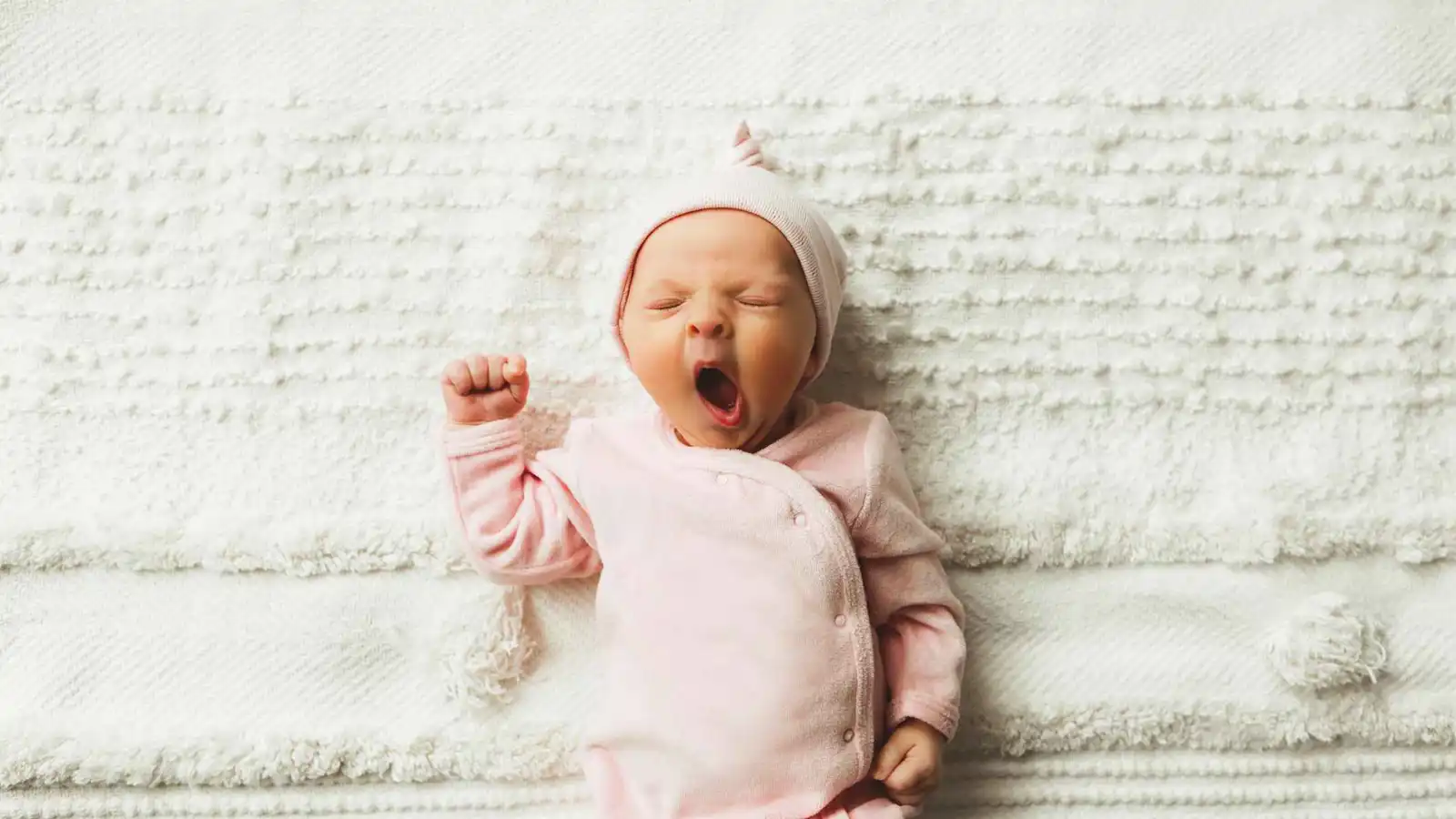 علماء يكشفون عن "أسرار عصبية" غير متوقعة للتثاؤب