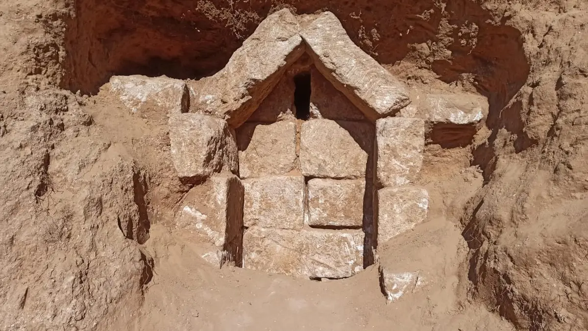 غزة.. وقف أعمال الإنشاء بمدينة مصرية بعد اكتشاف بقايا مقبرة رومانية