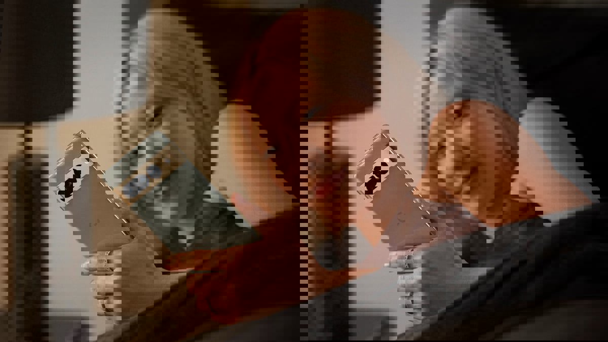  هواتف غوغل بيكسل 7 تقدم مزايا فائقة بفضل تقنيات الذكاء الاصطناعي
