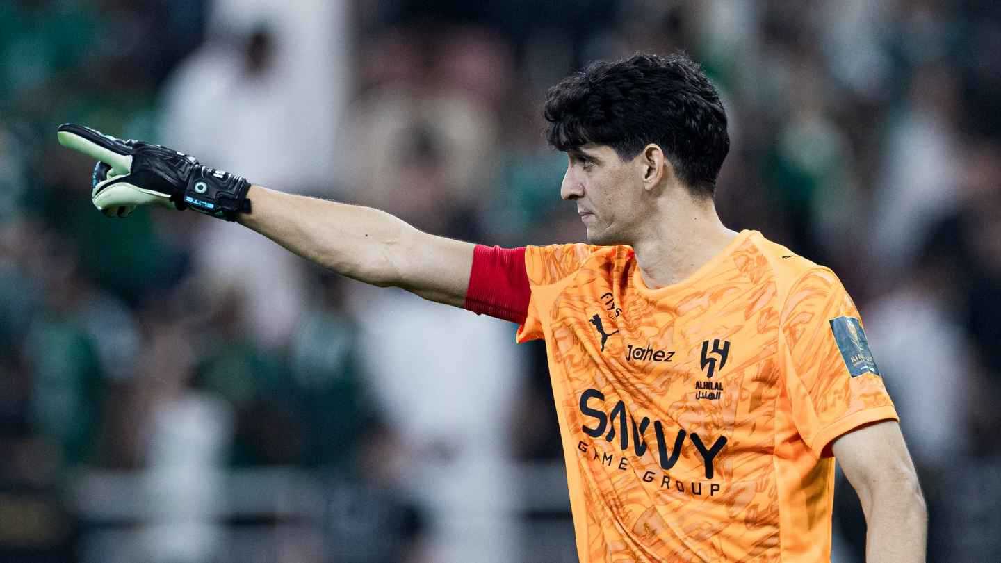 بعد تراجع مستواه.. الهلال السعودي يعثر على بديل ياسين بونو 