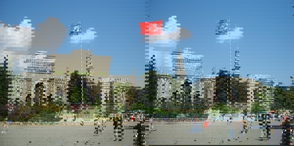 تركيا تعلّق العطلة السنوية لأكثر من ثلاثة ملايين موظف