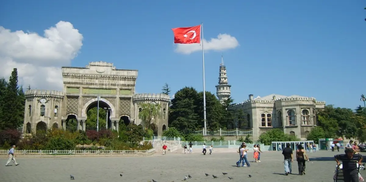 تركيا تعلّق العطلة السنوية لأكثر من ثلاثة ملايين موظف