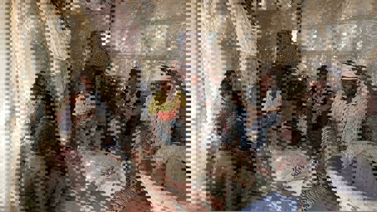 "البرد سيقتلنا".. مأساة نازحي مأرب بين جحيم المعارك وصقيع الصحراء