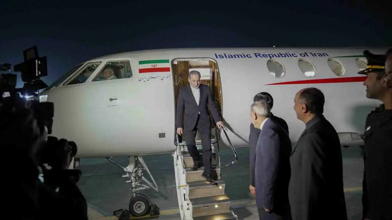 وصول الوفد الإيراني إلى باكستان تمهيدا للمفاوضات