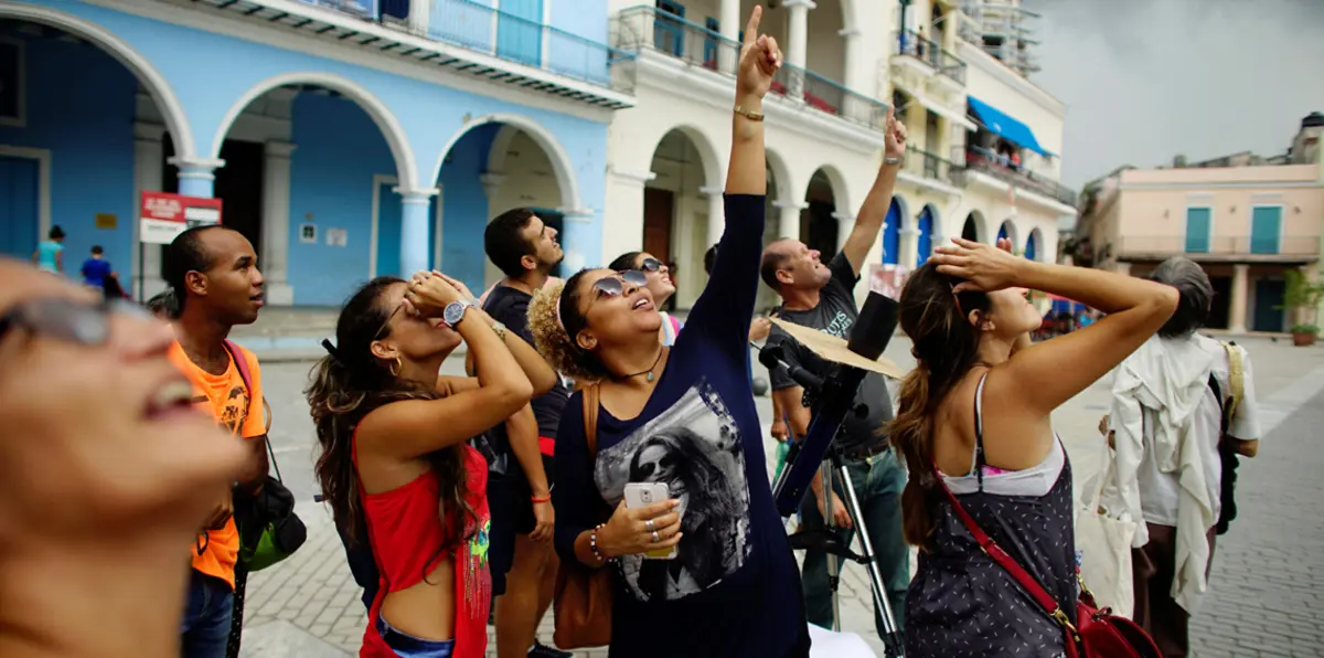 سيارة تدهس حشدًا كان يشاهد كسوف الشمس في ولاية كنتاكي