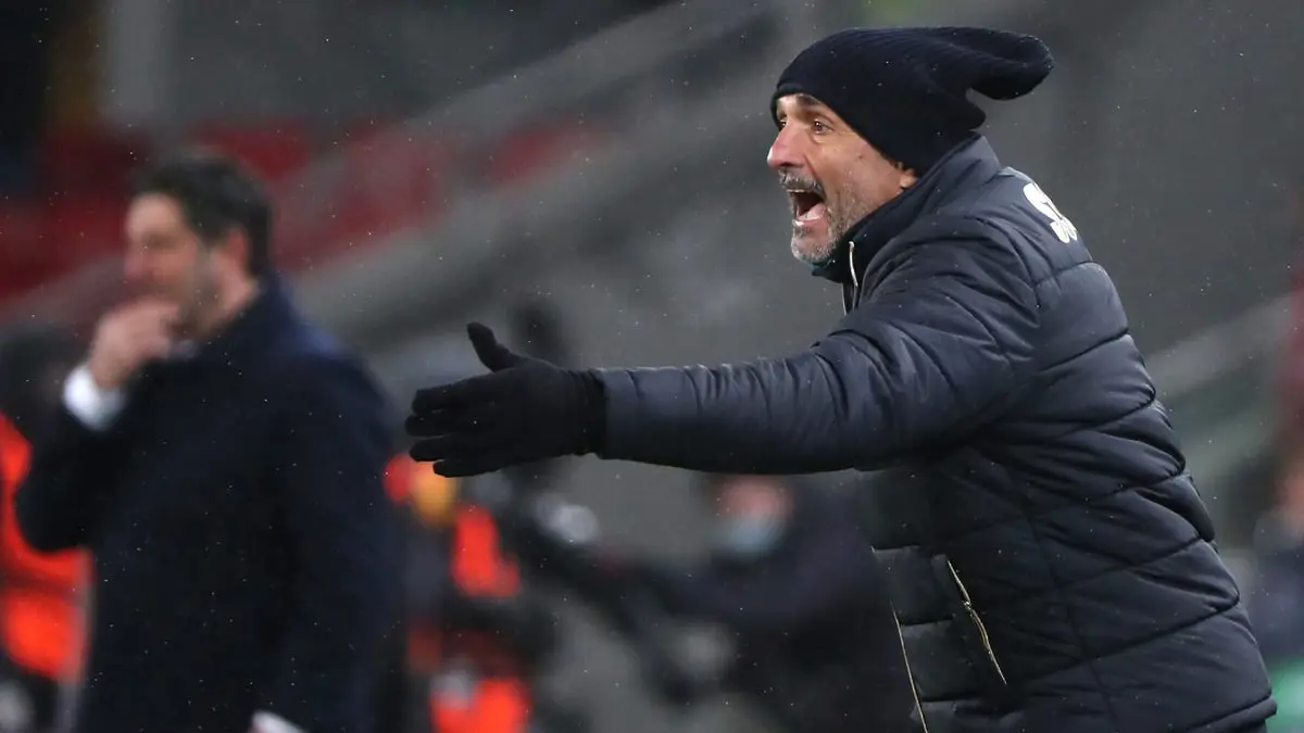 سباليتي يرفض مصافحة روي فيتوريا بعد مباراة نابولي وسبارتاك موسكو (فيديو)