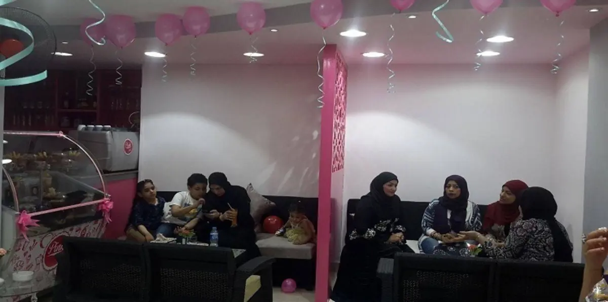 في صعيد مصر.. مقهى للنساء فقط يثير جدلًا بين مؤيد ومعارض (صور)