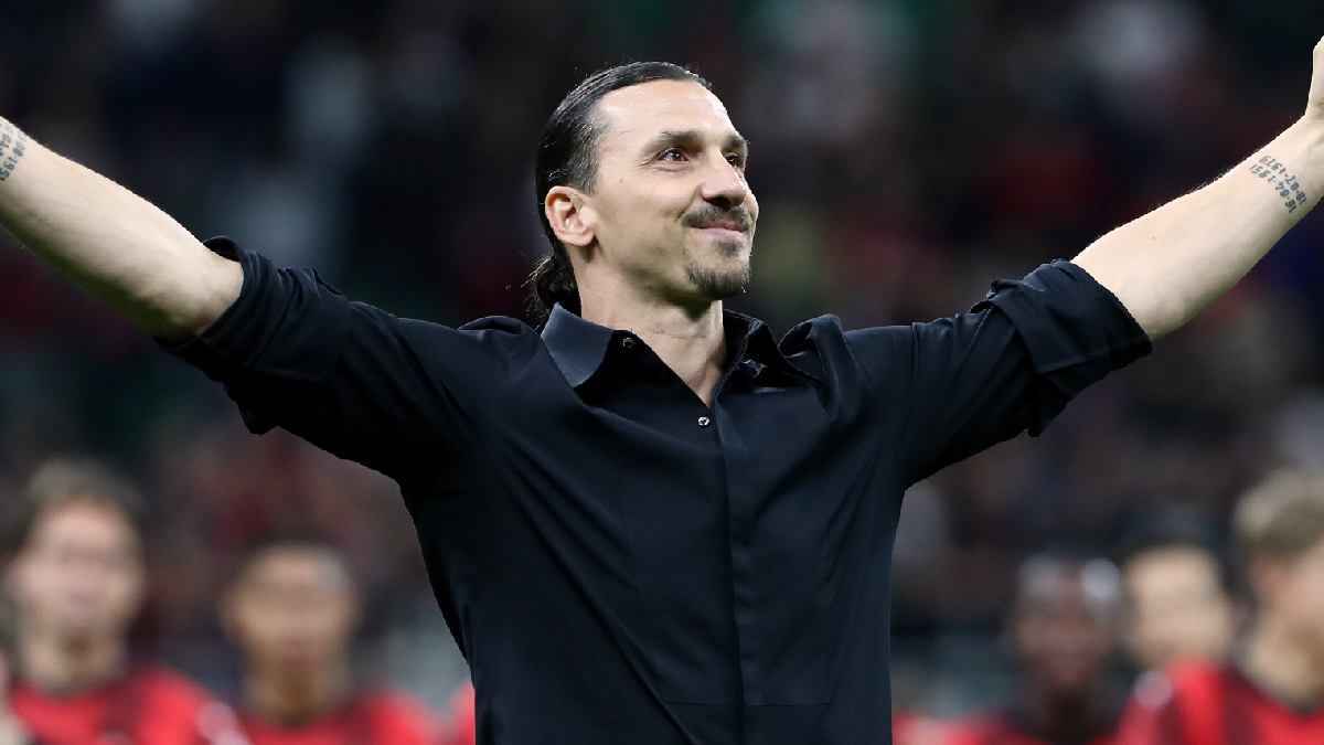 رغم الاعتزال.. إبراهيموفيتش يسجل هدفاً خارقاً (فيديو)