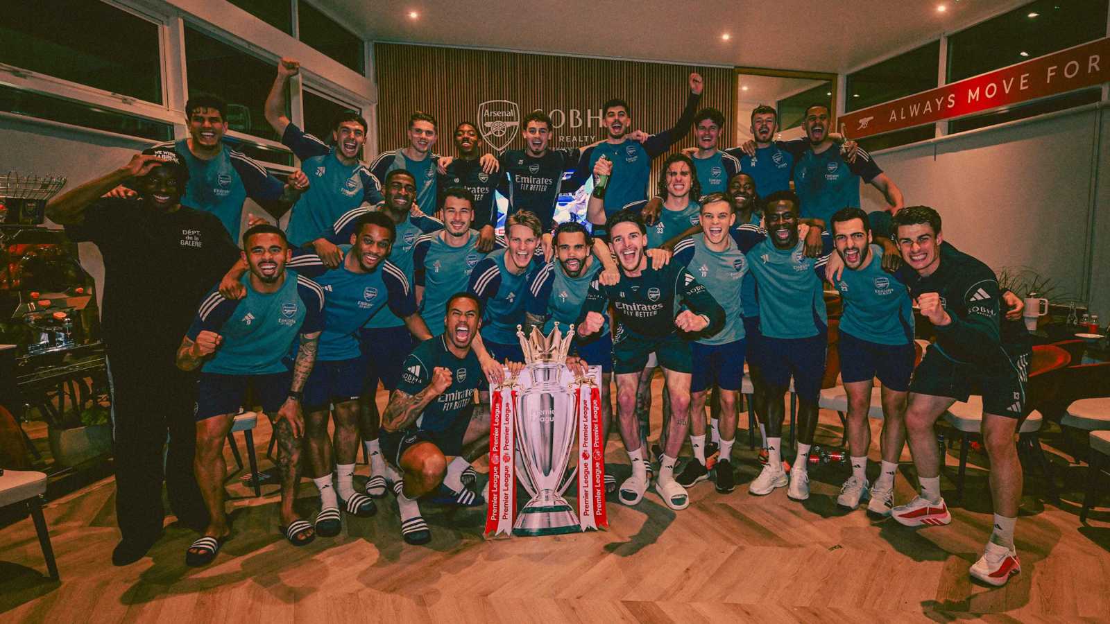 أبطال الملحمة.. 5 رجال أعادوا لقب الدوري الإنجليزي لآرسنال 