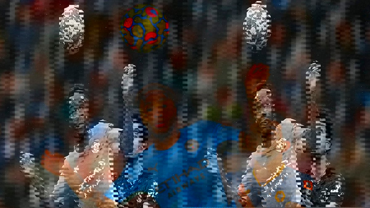 ديلي ميل: مانشستر سيتي واثق من تجديد عقد رحيم سترلينغ