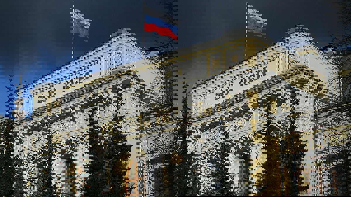 المركزي الروسي يرفع سقف تحويلات الأفراد للخارج إلى 50 ألف دولار شهريا