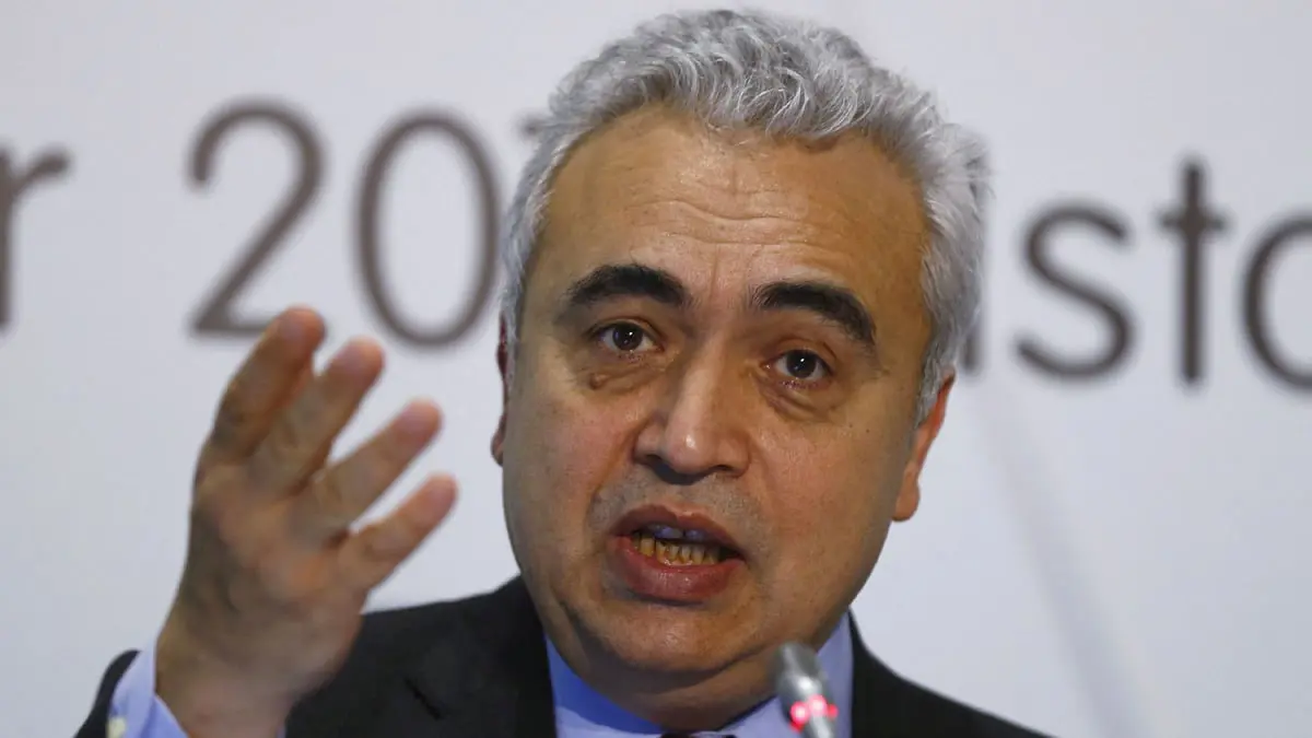 "الطاقة الدولية" تعد بخفض أسعار النفط وزيادة المعروض