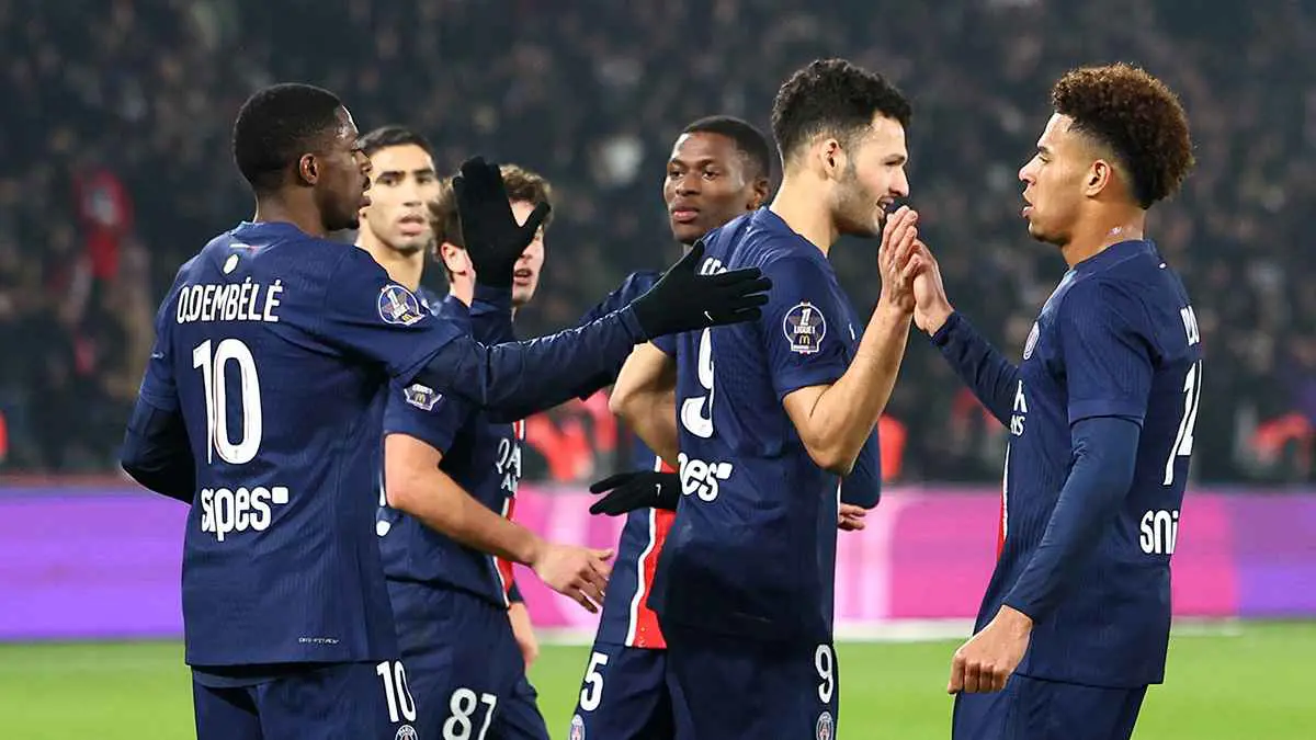 بسبب "قميص".. سان جيرمان يصدم مطربة مشهورة