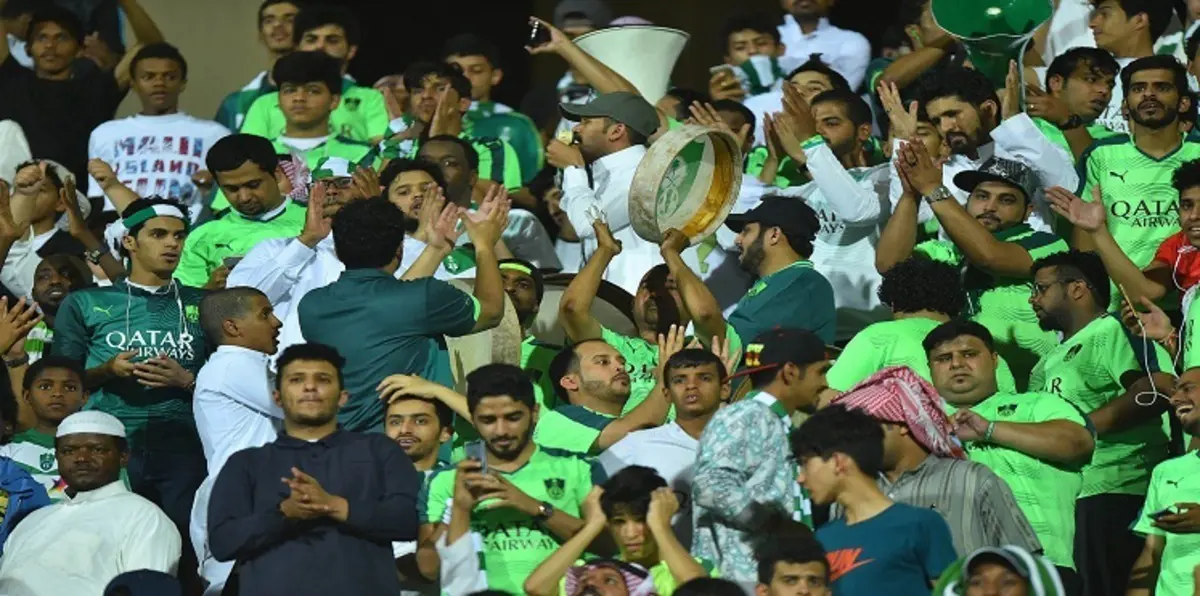 السعودية.. غضب جماهيري لتسويق تذاكر لقاء الأهلي والفتح بالسوق السوداء