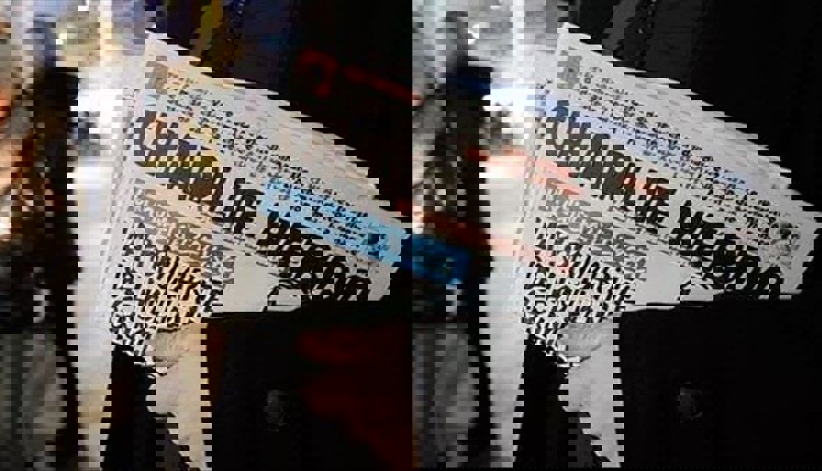 مجلة "شارلي إيبدو" الفرنسية تهزأ بضحايا زلازل تركيا وتثير غضب الملايين