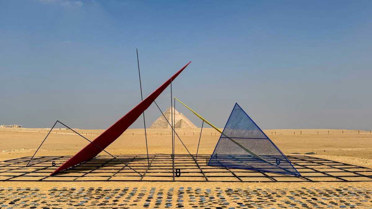 "الأبد هو الآن".. إبداعات عالمية تستلهم سحر الأهرامات (صور)
