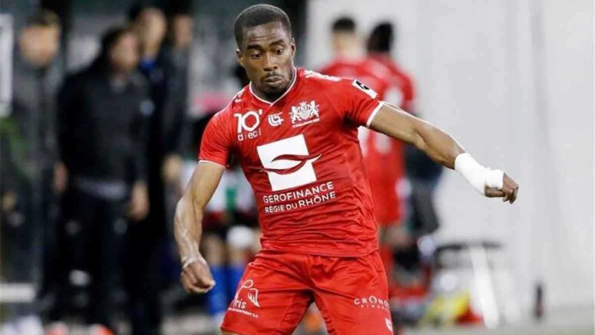 بعد هروبه من الزمالك.. تيدي أوكو يتلقى "صدمة مرعبة"