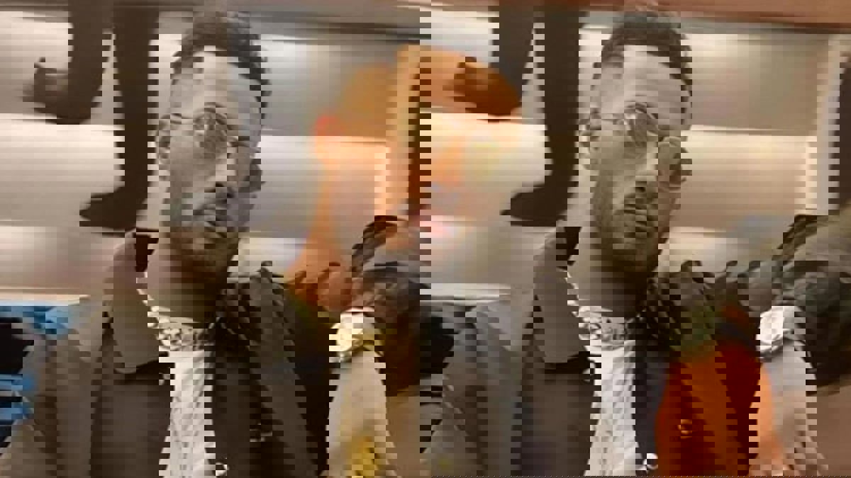 يغنيها مع عدوية.. محمد رمضان يؤجل “دوشة” حدادا على الملكة إليزابيث