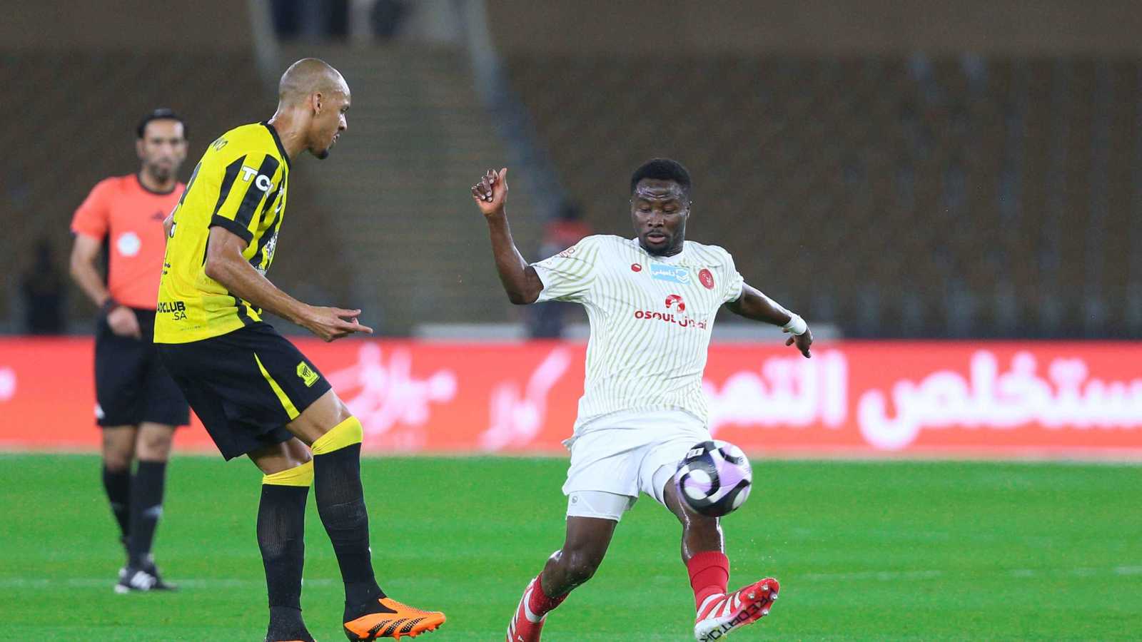 بعد فوز الأهلي السعودي.. ماذا يحتاج الاتحاد للتأهل إلى ملحق النخبة؟ 