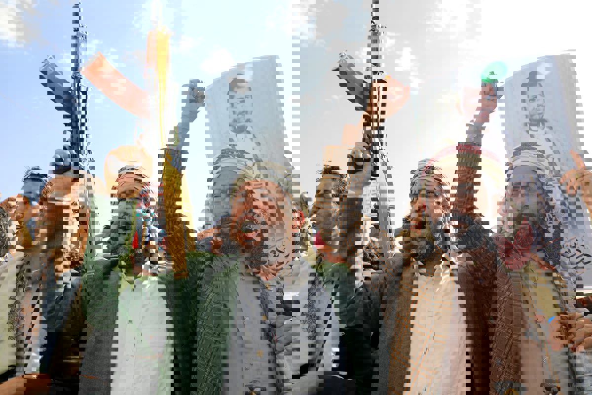 الممارسات الاستفزازية لميليشيا الحوثيين تصعّد المطالبات بالحسم العسكري