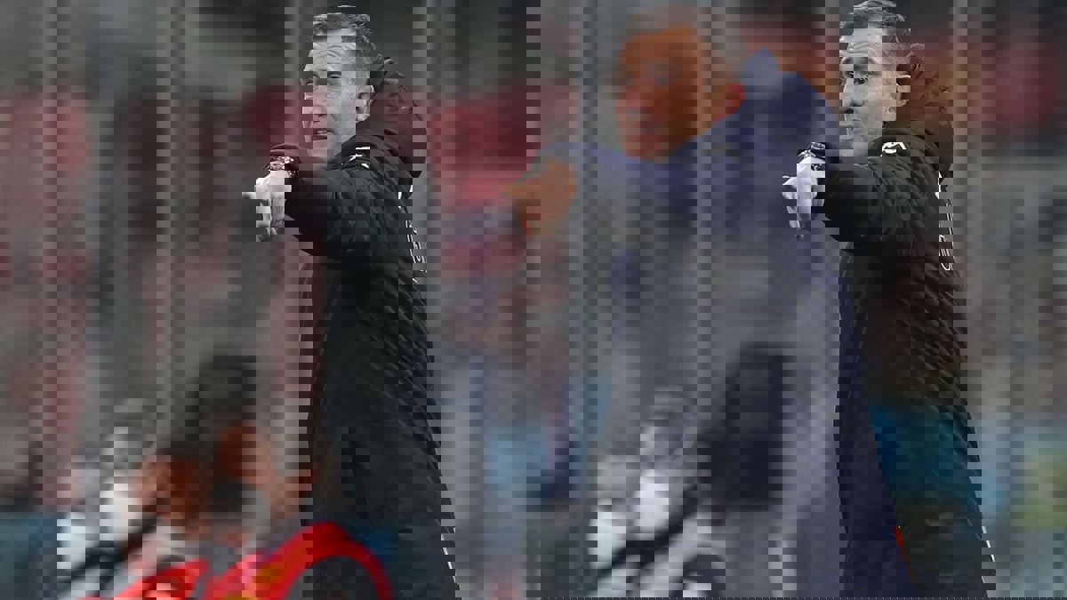 بعد شهرين من تعيينه.. جنوى الإيطالي يستغني عن خدمات مدربه شيفتشنكو