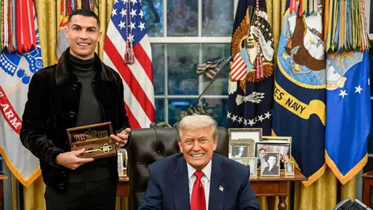 "مفتاح" لا يقدر بثمن.. مفاجآت بشأن هدية ترامب لكريستيانو رونالدو