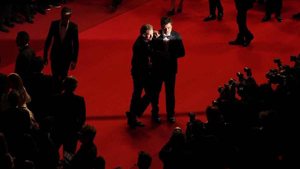 "كان" تغرق في العتمة.. انقطاع الكهرباء يقلق جمهور المهرجان (فيديو)