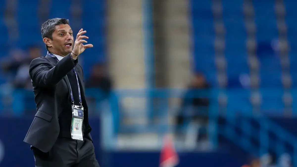 هل يرحل الروماني رازفان لوسيسكو عن نادي الهلال السعودي بنهاية الموسم؟