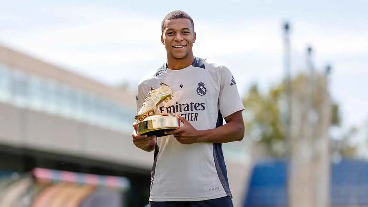 مبابي والحذاء الذهبي