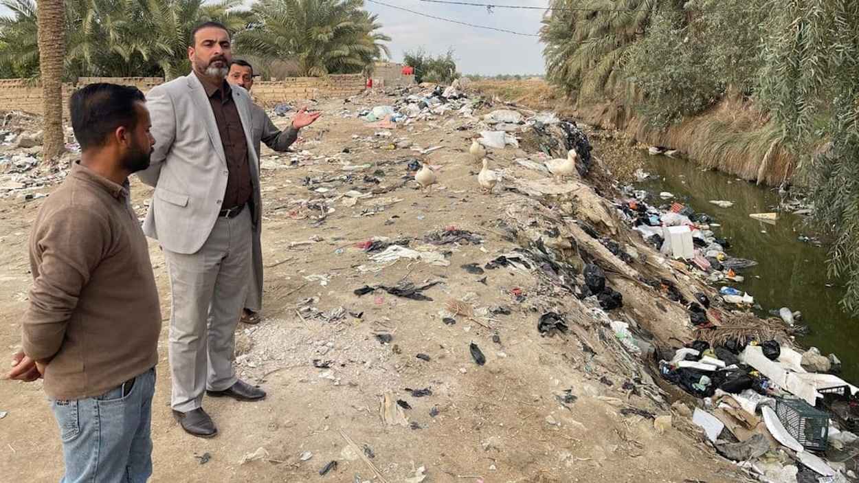 "أدلة موثقة".. بلدة عراقية تقاضي سكانها بسبب رمي النفايات