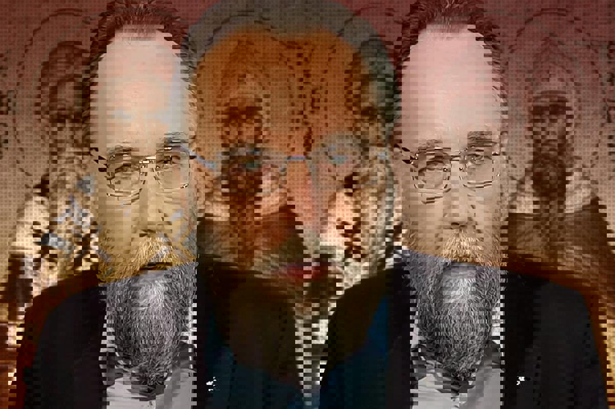 "عقل بوتين المدبر".. ألكسندر دوغين يطالب بمنح الفلسطينيين سلاحا نوويا